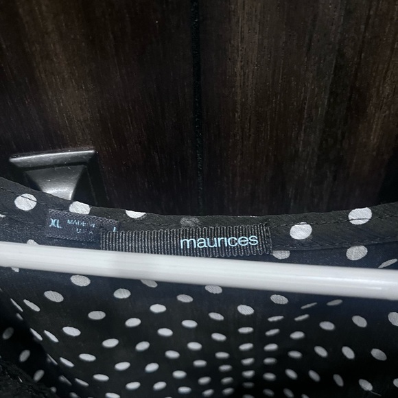 Fun work top! - Picture 3 of 3